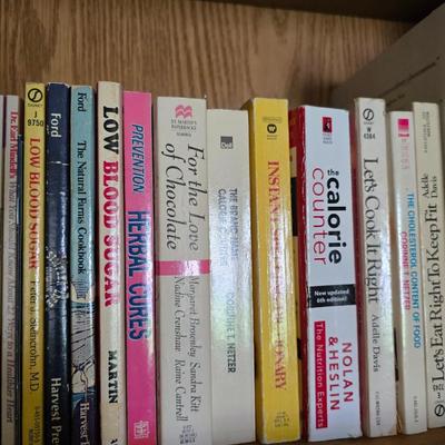 Books - Vitamins and Minerals - Vitamin bible - Zero Belly - Eating to win - South Beach diet and other healthy titles
