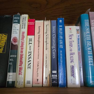 Books - Vitamins and Minerals - Vitamin bible - Zero Belly - Eating to win - South Beach diet and other healthy titles