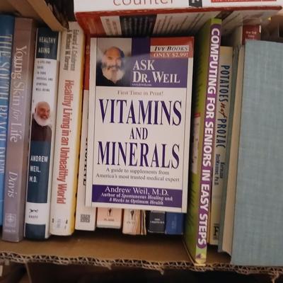 Books - Vitamins and Minerals - Vitamin bible - Zero Belly - Eating to win - South Beach diet and other healthy titles