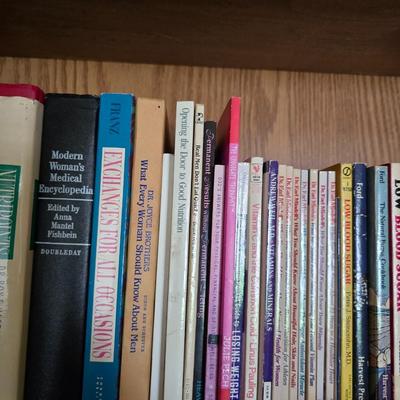 Books - Vitamins and Minerals - Vitamin bible - Zero Belly - Eating to win - South Beach diet and other healthy titles