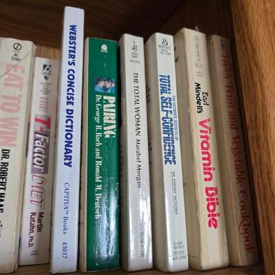Books - Vitamins and Minerals - Vitamin bible - Zero Belly - Eating to win - South Beach diet and other healthy titles