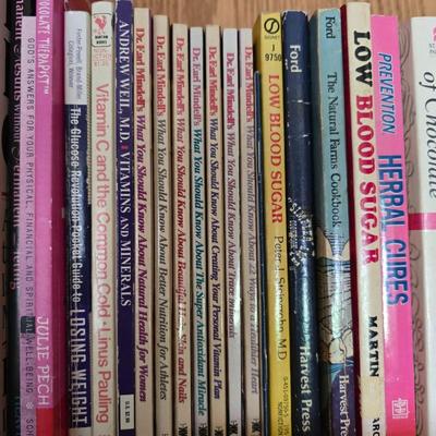 Books - Vitamins and Minerals - Vitamin bible - Zero Belly - Eating to win - South Beach diet and other healthy titles