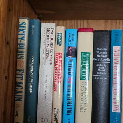 Books - Vitamins and Minerals - Vitamin bible - Zero Belly - Eating to win - South Beach diet and other healthy titles