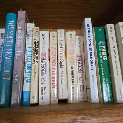 Books - Vitamins and Minerals - Vitamin bible - Zero Belly - Eating to win - South Beach diet and other healthy titles