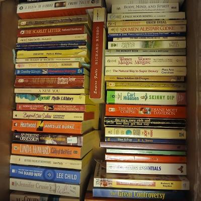 Huge variety of Paperback books- Linda Howard - Carl Hiaasen - Lisa Gardner - Coleen Mccullough and more great authors