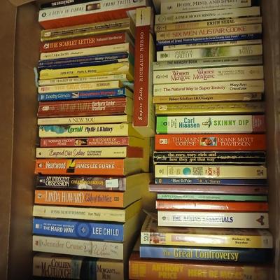 Huge variety of Paperback books- Linda Howard - Carl Hiaasen - Lisa Gardner - Coleen Mccullough and more great authors