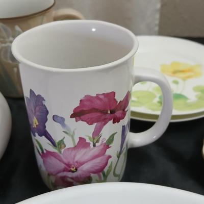 Vintage 1975 Corning Country Festival Blue Birds Coffee Tea Pot 6 Cups with platter, Mikasa dessert plates and mugs