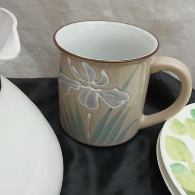 Vintage 1975 Corning Country Festival Blue Birds Coffee Tea Pot 6 Cups with platter, Mikasa dessert plates and mugs