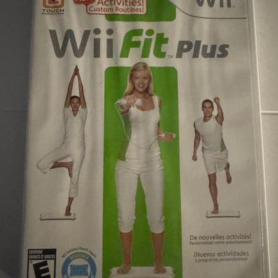 Wii Fit Plus Nintendo Game & Balance Board