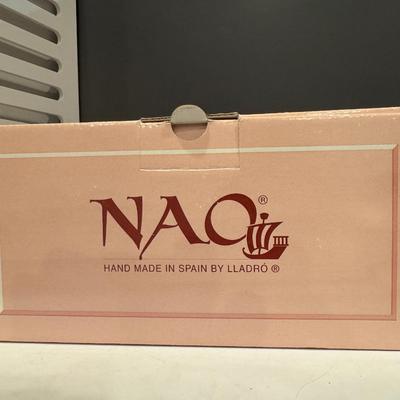 NAO by Laredo “How Pretty!”