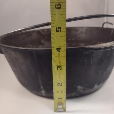 Vintage Cast Iron Dutch Oven with Lid- Marked 8G1- Approx 10 1/2" Wide