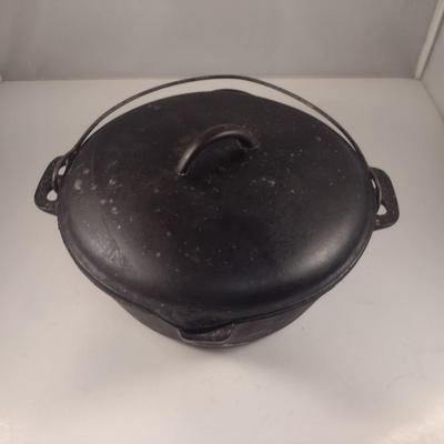 Vintage Cast Iron Dutch Oven with Lid- Marked 8G1- Approx 10 1/2" Wide
