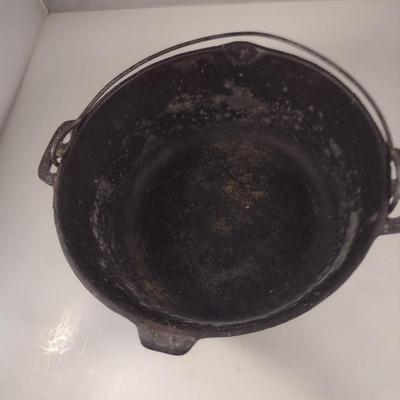 Vintage Cast Iron Dutch Oven with Lid- Marked 8G1- Approx 10 1/2" Wide