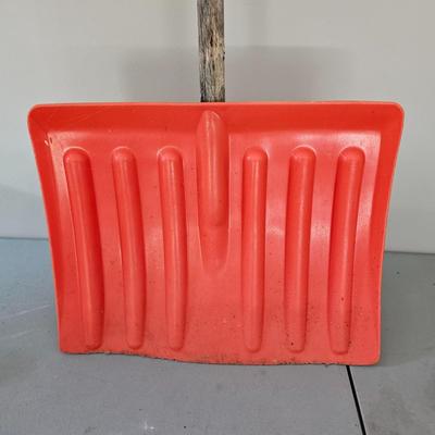 Snow Shovels & Ice Melt (G-JS)