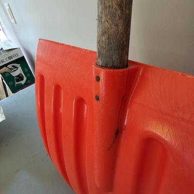 Snow Shovels & Ice Melt (G-JS)