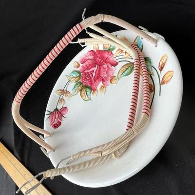 Lot 17 Lefton American Rose 3 Handled trays