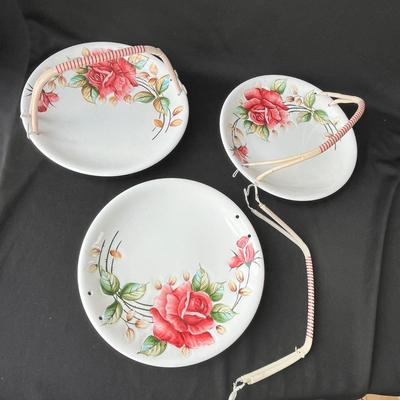 Lot 17 Lefton American Rose 3 Handled trays