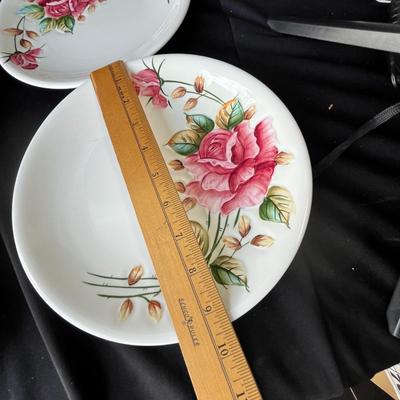 Lot 20 Lefton American Rose Luncheon Plates