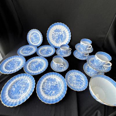 Lot 20 Tuscan China Blue Willow