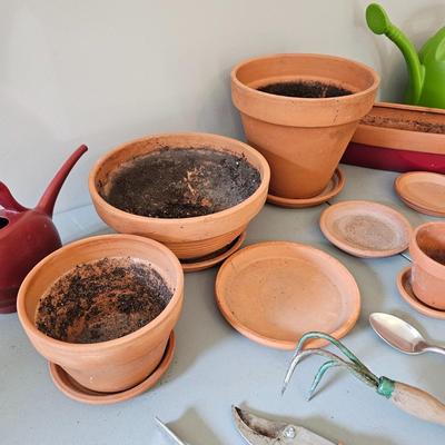 Terra Cotta Pots, Saucers & More (G-JS)