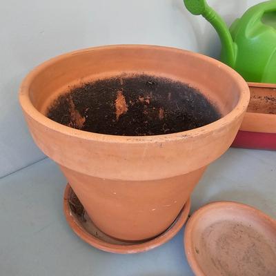 Terra Cotta Pots, Saucers & More (G-JS)