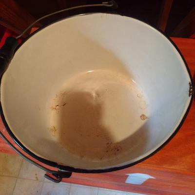 Pottery Basin and Enameled Chamber Pot