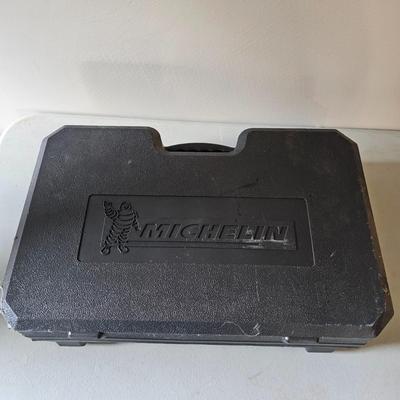 Michelin Emergency Roadside Kit & More (G-JS)