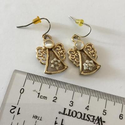 Vintage mid-century mesh, gold tone, angel dangle earrings