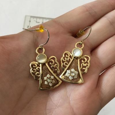Vintage mid-century mesh, gold tone, angel dangle earrings