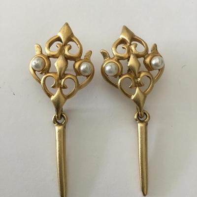 Beautiful gold satin toned dangle earrings