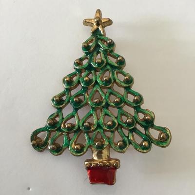 Vintage green enamel Christmas tree brooch