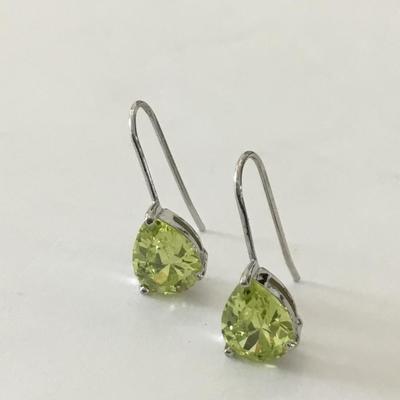 Gorgeous very nice pear green crystal rhinestone dangle earrings