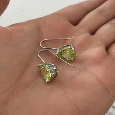 Gorgeous very nice pear green crystal rhinestone dangle earrings