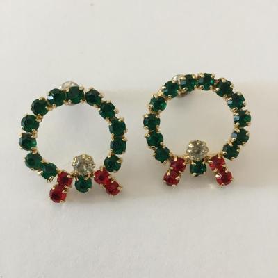 Beautiful, vintage, crystal rhinestone Christmas wreath earrings