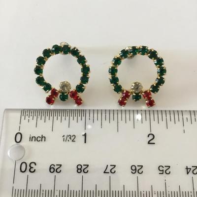 Beautiful, vintage, crystal rhinestone Christmas wreath earrings