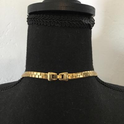 Beautiful vintage, goldtone, flat chain long chain necklace