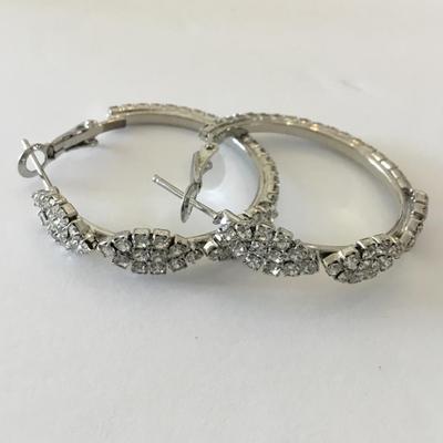 Very beautiful very nice rhinestone hoop earrings