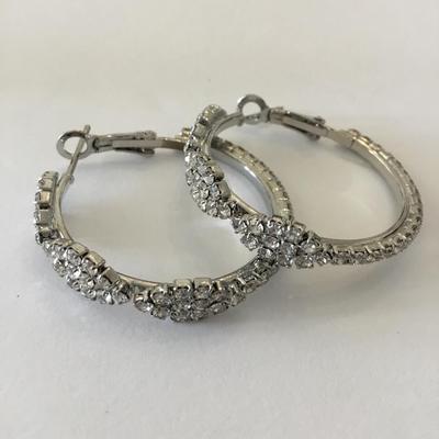 Very beautiful very nice rhinestone hoop earrings