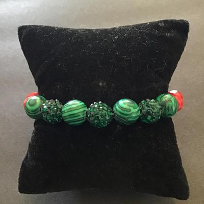 Vintage Christmas beaded stretch bracelet