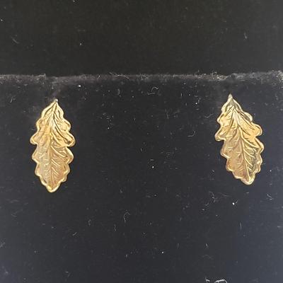 Carved Stone and Gold Leaf Pendants w/ 10K & 14K (ST-KD)