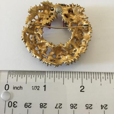 ART vintage enamel rhinestone Christmas wreath brooch 1960s Arthur pepper