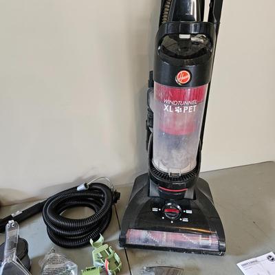 Hoover Wind Tunnel XL Pet Vacuum & Accessories (G-JS)