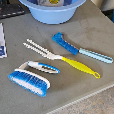 Hoover & Bissell Vacuum Cleaners & Assorted Cleaning Items (G-JS)