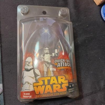 2 SEALED STAR WARS "REVENGE OF THE SITH" ACTION FIGURES