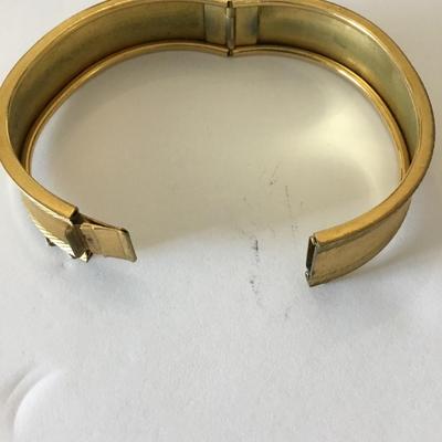 Beautiful vantage, gold tone hinged bangle bracelet with safety clasp