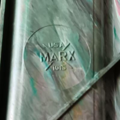 MARX OVERHEAD CROSSOVER SPEEDWAY WITH BAKELITE TRACKS