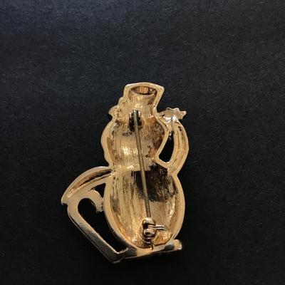 Penguin pin brooch