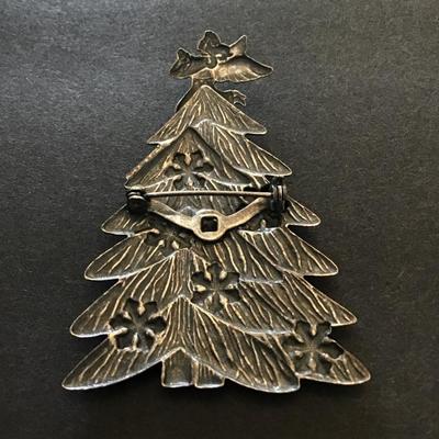 Pretty Christmas tree brooch pin