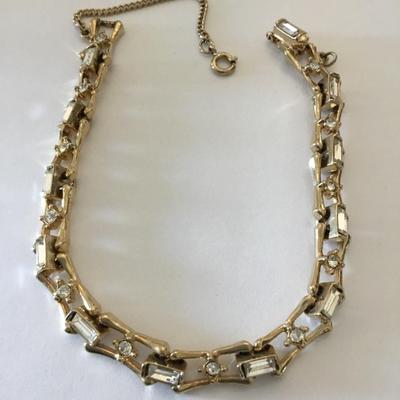 Beautiful vintage gold tone bracelet very nice