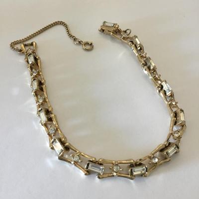 Beautiful vintage gold tone bracelet very nice